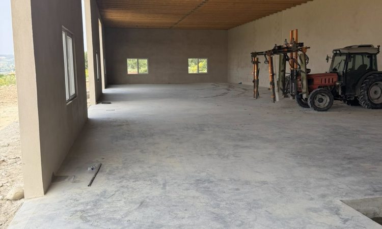 Intérieur hangar agricole nyons - renovell création