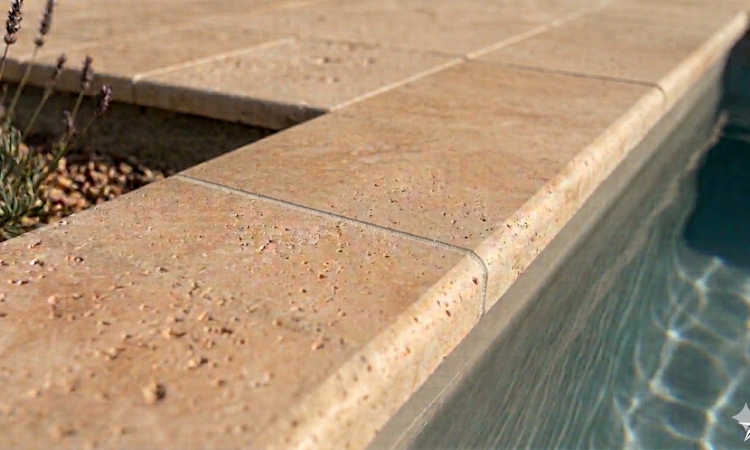 Tour de piscine - pierre naturelle - renovell création